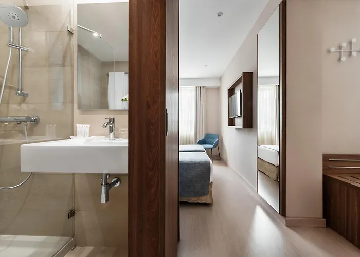 Exe Saldanha Hotel 3*